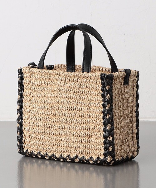 UNITED ARROWS（ユナイテッドアローズ）の「ライン スクエア バッグ（ショルダーバッグ・レディース・ブラック/ナチュラル・FREE）」の11枚目の写真