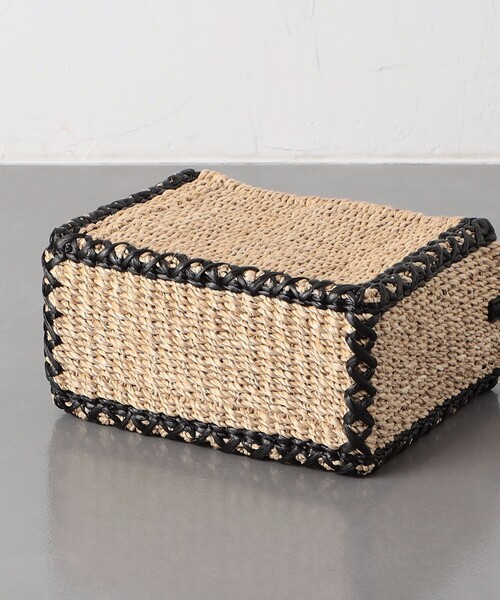 UNITED ARROWS（ユナイテッドアローズ）の「ライン スクエア バッグ（ショルダーバッグ・レディース・ブラック/ナチュラル・FREE）」の13枚目の写真