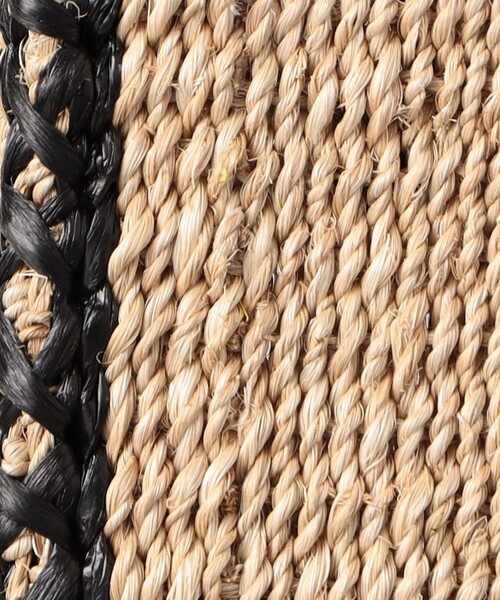 UNITED ARROWS（ユナイテッドアローズ）の「ライン スクエア バッグ（ショルダーバッグ・レディース・ブラック/ナチュラル・FREE）」の16枚目の写真