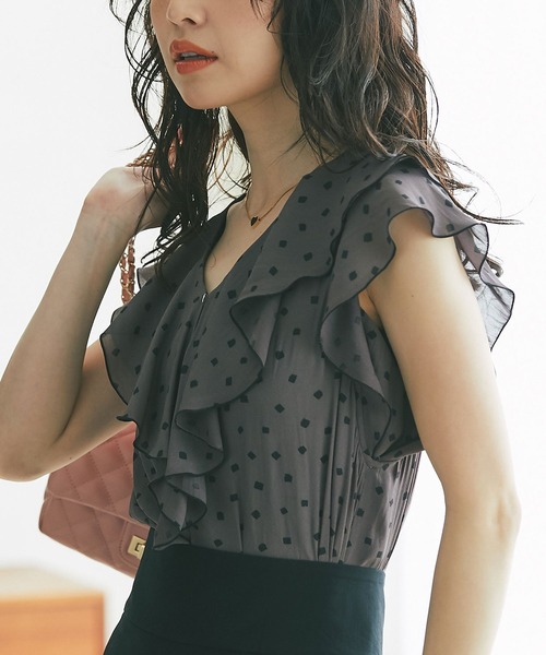 【美品】ラブティックボンボン　ドットラッフルブラウス 美品】ラブティックボンボン ドットラッフルブラウス - メルカリ