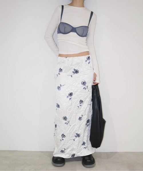 musubore(ムスボレ)の「crush flower satin SK / しわしわプリーツスカート(スカート・レディース・グレー/グリーン・0/1)」の2枚目の写真