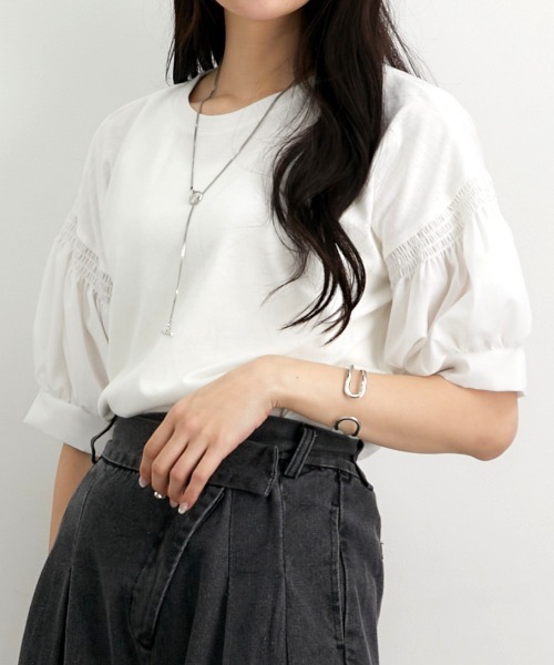 nissen（ニッセン）の「【販売終了】異素材切替パフスリーブ半袖Ｔシャツ（Tシャツ/カットソー・レディース・ホワイト/ブラック・M/L/LL）」の2枚目の写真