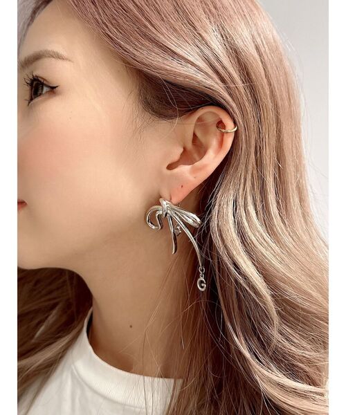 YVMIN★リボンベルベット ピアス 関税送料込 YV21 両耳セット ピアス 耳元をぐっと華やかにしてくれる メタル
