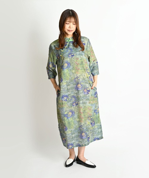 MARAI(マーライ)の「コットンリネン 総柄 チャイナ ロングワンピース 七分袖(ワンピース・レディース・グリーン・LARGE/XX-LARGE)」の2枚目の写真