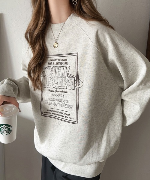 Java(ジャバ)の「《Javaジャバコラボ》大人の遊び心を演出。前後2wayツアーロゴ刺繍裏起毛 オーバーサイズ スウェット(スウェット・レディース・チャコール/オートミール/ピンク系/杢グレー・LARGE/MEDIUM/SMALL/X-LARGE)」の5枚目の写真