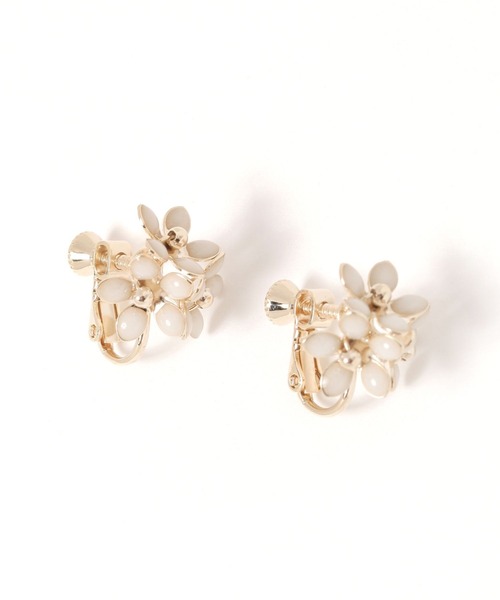 GLOBAL WORK(グローバルワーク)の「フラワーイヤリング/130964(イヤリング・レディース・ホワイト/ブルー・ONE SIZE)」の2枚目の写真