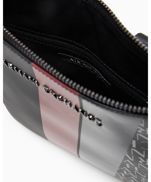 ARMANI EXCHANGE（アルマーニエクスチェンジ）の「【A|X アルマーニ エクスチェンジ】モノグラム×ストライプ　フラットショルダーバッグ（ショルダーバッグ・メンズ・グリーン/ブラック/ダークブルー/レッド・FREE）」の13枚目の写真