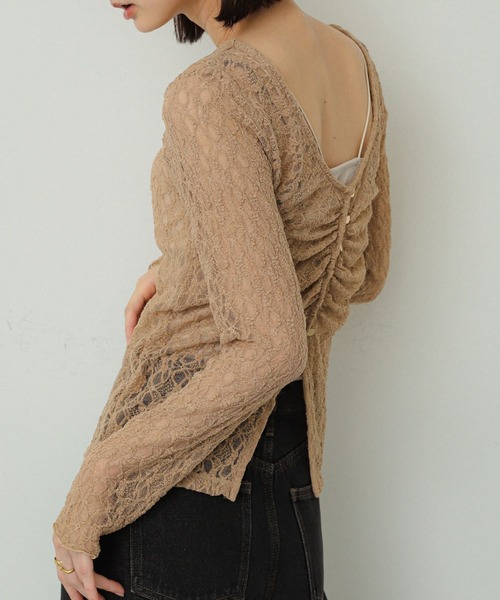 SENSE OF PLACE by URBAN RESEARCH（センスオブプレイスバイアーバンリサーチ）の「2WAYシャーリングレーストップ（Tシャツ/カットソー・レディース・ベージュ/ネイビー/アイボリー・ONE）」の3枚目の写真