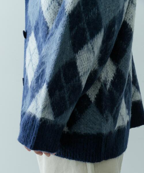 ITEMS URBANRESEARCH(アイテムズ アーバンリサーチ)の「アーガイルモヘア オーバーサイズニットカーディガン(カーディガン/ボレロ・メンズ・ブラウン/ネイビー/グレー・MEDIUM/LARGE)」の15枚目の写真
