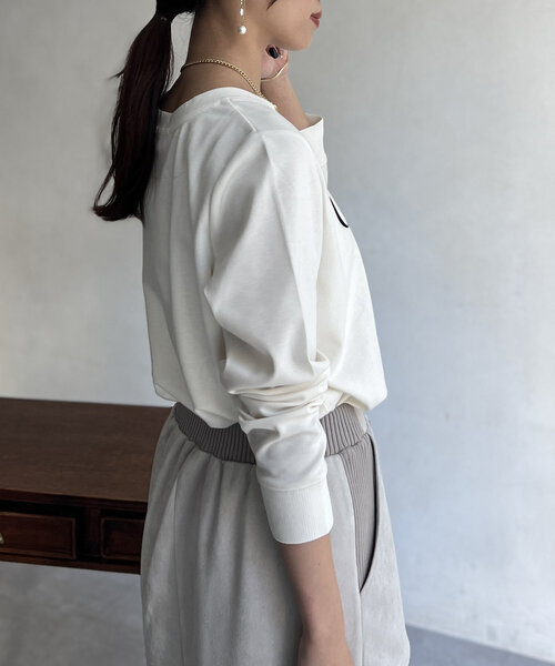 Chez toi（シェトワ）の「袖口リブフロッキーロゴロンT（Tシャツ/カットソー・レディース・ブラック/ベージュ/オフホワイト・FREE）」の7枚目の写真