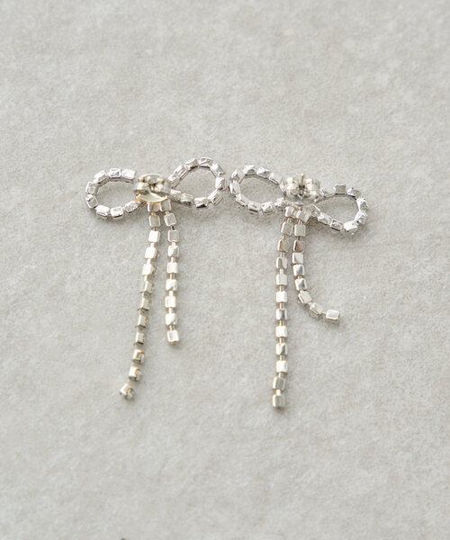 Chico（チコ）の「ビジューリボンピアス（ピアス（両耳用）・レディース・シルバー/ゴールド・FREE）」の5枚目の写真