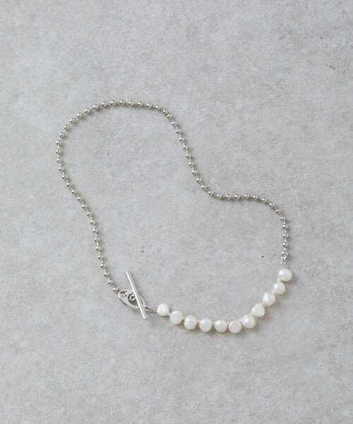 BEARDSLEY(ビアズリー)の「シルバー&パールショートネックレス(ネックレス・レディース・シルバー・FREE)」の1枚目の写真