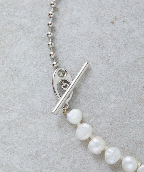 BEARDSLEY(ビアズリー)の「シルバー&パールショートネックレス(ネックレス・レディース・シルバー・FREE)」の2枚目の写真