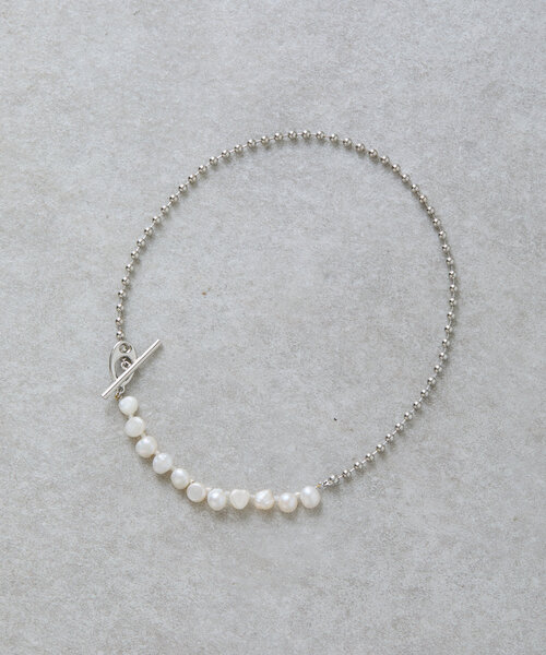 BEARDSLEY(ビアズリー)の「シルバー&パールショートネックレス(ネックレス・レディース・シルバー・FREE)」の3枚目の写真