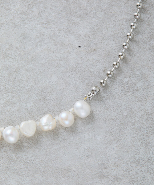 BEARDSLEY(ビアズリー)の「シルバー&パールショートネックレス(ネックレス・レディース・シルバー・FREE)」の4枚目の写真