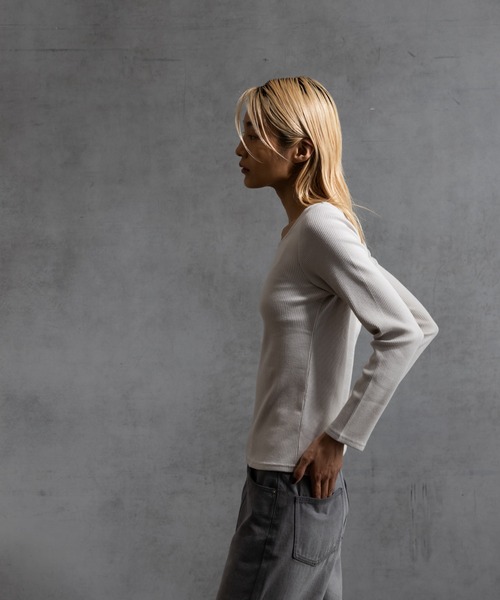 paradigm（パラダイム）の「【paradigm】コットンリブスクエアネックカットソー（Tシャツ/カットソー・レディース・ブラック/ライトグレー/ホワイト/グレー・SMALL/MEDIUM）」の6枚目の写真