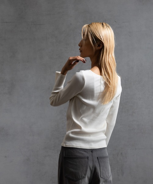 paradigm（パラダイム）の「【paradigm】コットンリブスクエアネックカットソー（Tシャツ/カットソー・レディース・ブラック/ライトグレー/ホワイト/グレー・SMALL/MEDIUM）」の18枚目の写真