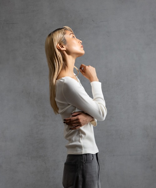 paradigm（パラダイム）の「【paradigm】コットンリブスクエアネックカットソー（Tシャツ/カットソー・レディース・ブラック/ライトグレー/ホワイト/グレー・SMALL/MEDIUM）」の19枚目の写真