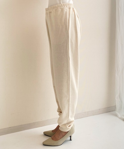 slattgir（スラットジール）の「高身長　裏毛スウェットジョガーパンツ（セットアップ対応）（トールサイズ）Essenave（スウェットパンツ・レディース・アイボリー/ブラック・M/L/LL/3L）」の16枚目の写真
