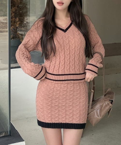 gossip!ロサンゼルス(ゴシップロサンゼルス)の「ケーブル柄キャンバス風セットアップ(ニット/セーター・レディース・ベージュ/ピンク/ブラック/ホワイト/ライトグレー・FREE)」の5枚目の写真