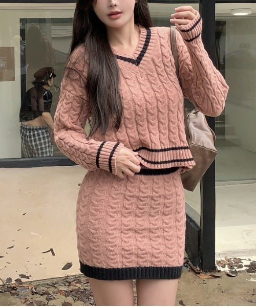 gossip!ロサンゼルス(ゴシップロサンゼルス)の「ケーブル柄キャンバス風セットアップ(ニット/セーター・レディース・ベージュ/ピンク/ブラック/ホワイト/ライトグレー・FREE)」の21枚目の写真