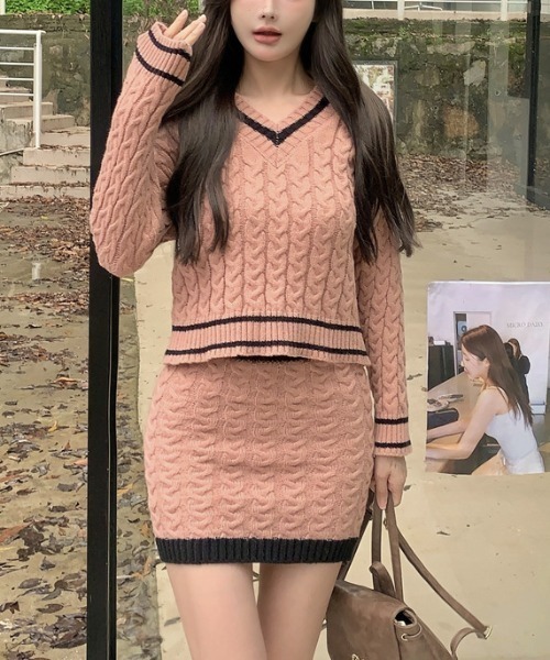 gossip!ロサンゼルス(ゴシップロサンゼルス)の「ケーブル柄キャンバス風セットアップ(ニット/セーター・レディース・ベージュ/ピンク/ブラック/ホワイト/ライトグレー・FREE)」の16枚目の写真