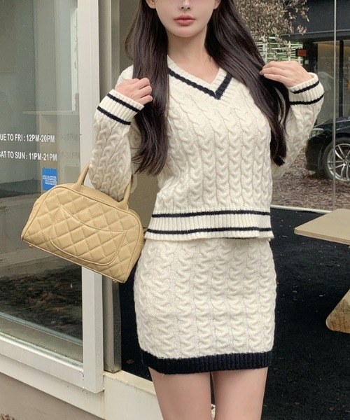 gossip!ロサンゼルス(ゴシップロサンゼルス)の「ケーブル柄キャンバス風セットアップ(ニット/セーター・レディース・ベージュ/ピンク/ブラック/ホワイト/ライトグレー・FREE)」の11枚目の写真