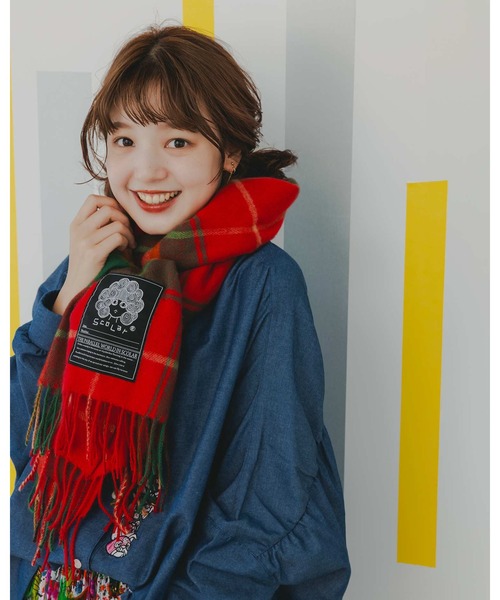 ScoLar(スカラー)の「643330:スカラーちゃんタグ入りチェックマフラー(マフラー・レディース・レッド/グリーン/アイボリー・FREE)」の8枚目の写真