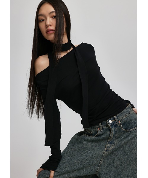 BLACKUP（ブラックアップ）の「[MADE] ヌエルボートネック SET - 長袖Tシャツ+スカーフ（Tシャツ/カットソー・レディース・ネイビー/ブラック/カーキ・ONESIZE）」の2枚目の写真