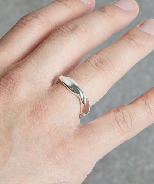 STUDIOUS(ステュディオス)の「【PUBLICTOKYO/パブリックトウキョウ】シルバーウェーブリング(リング・メンズ・シルバー・FREE)」の2枚目の写真