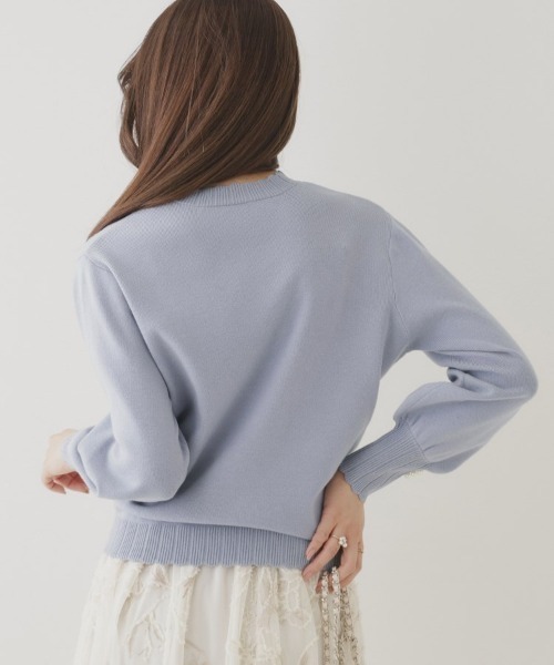 couture brooch（クチュールブローチ）の「◆【プチプラ・もちもちな肌触り】スカラリブデザインパフニット（ニット/セーター・レディース・ブラック/レッド系/サックスブルー/オフホワイト・38/42）」の21枚目の写真