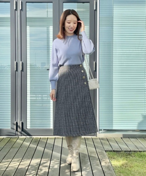 couture brooch（クチュールブローチ）の「◆【プチプラ・もちもちな肌触り】スカラリブデザインパフニット（ニット/セーター・レディース・ブラック/レッド系/サックスブルー/オフホワイト・38/42）」の19枚目の写真