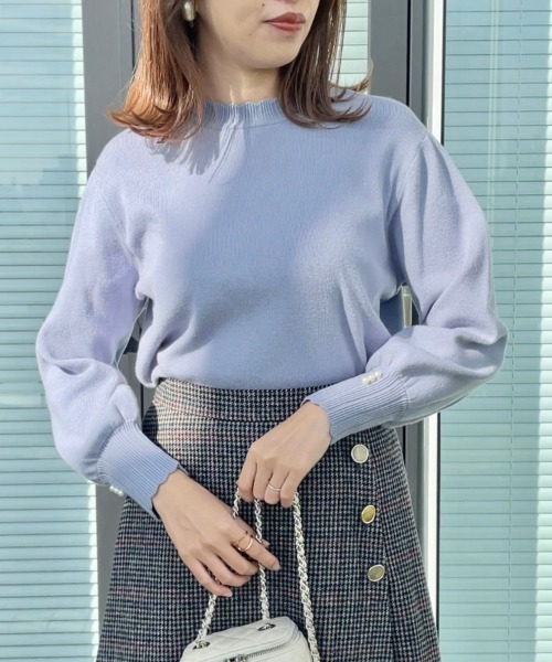 couture brooch（クチュールブローチ）の「◆【プチプラ・もちもちな肌触り】スカラリブデザインパフニット（ニット/セーター・レディース・ブラック/レッド系/サックスブルー/オフホワイト・38/42）」の14枚目の写真