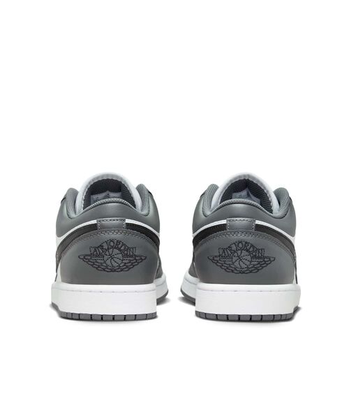 JORDAN BRAND（ジョーダンブランド）の「エア ジョーダン 1 LOW メンズシューズ / Air Jordan 1 Low Men's Shoes 553558-152 White（スニーカー・メンズ・グレー系その他・25/25.5/26/26.5/27/27.5/28/28.5/29/29.5/30）」の6枚目の写真