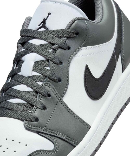 JORDAN BRAND（ジョーダンブランド）の「エア ジョーダン 1 LOW メンズシューズ / Air Jordan 1 Low Men's Shoes 553558-152 White（スニーカー・メンズ・グレー系その他・25/25.5/26/26.5/27/27.5/28/28.5/29/29.5/30）」の7枚目の写真