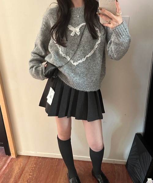 Lois CRAYON ニットプルオーバー（オフシロ）&赤プリーツスカート２点 NEW ITEMS | ロイスクレヨン公式サイト | Lois CRAYON official