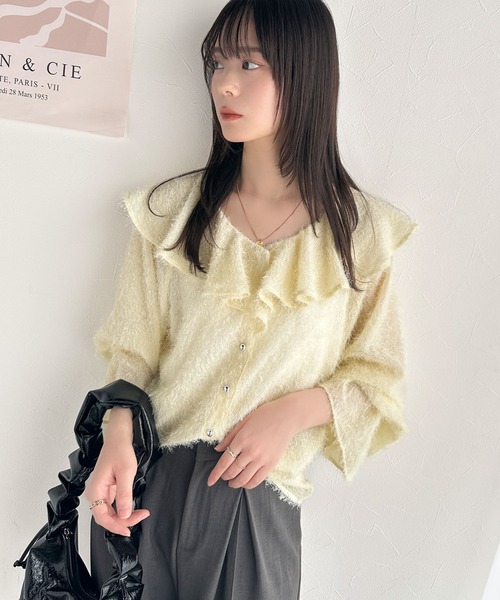 mily bilet（ミウィビレット）の「【mily bilet】ふんわり愛らしさを纏う大人ガーリーMIX。シアーフェザーフリル襟キャンディースリーブブラウス（長袖）（シャツ/ブラウス・レディース・イエロー/アイボリー/ブラック・X-LARGE/SMALL/MEDIUM/LARGE）」の11枚目の写真