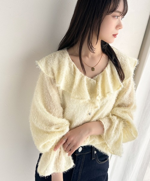 mily bilet（ミウィビレット）の「【mily bilet】ふんわり愛らしさを纏う大人ガーリーMIX。シアーフェザーフリル襟キャンディースリーブブラウス（長袖）（シャツ/ブラウス・レディース・イエロー/アイボリー/ブラック・X-LARGE/SMALL/MEDIUM/LARGE）」の14枚目の写真