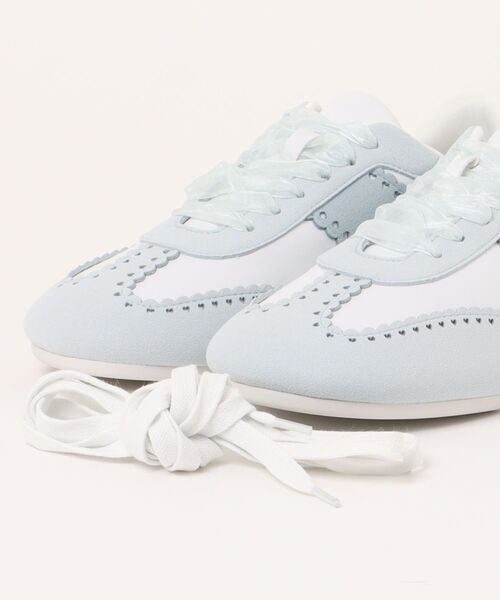 CHARLES & KEITH（チャールズ & キース）の「ハート シアーレーススニーカー（スニーカー・レディース・ホワイト/ライトピンク/ライトブルー・25cm/24.5cm/23.5cm/23cm/25.5cm/22.5cm）」の17枚目の写真