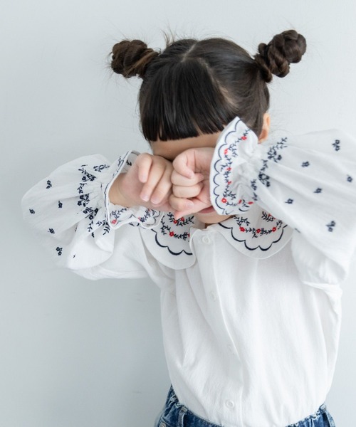 LOWRYS FARM（ローリーズファーム）の「フラワーシシュウブラウス