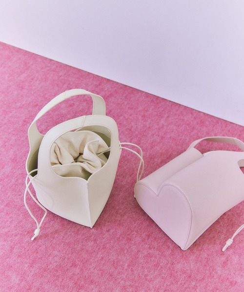 ADAM ET ROPE'(アダムエロペ)の「【サステナブル】ポーチセットハートバケットバッグ(ハンドバッグ・レディース・ブラック/ピンク/オフホワイト・FREE)」の12枚目の写真