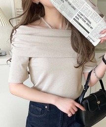 視線を奪う、美デコルテ。華奢見えを叶える、絶妙ドレープが◎ タイ付き五分袖オフショルトップス