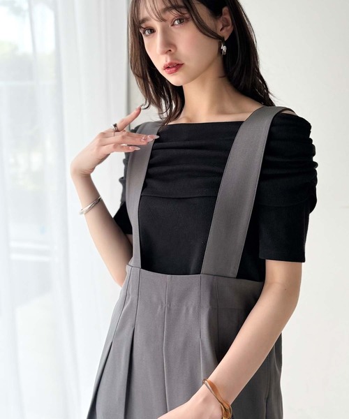 セール】視線を奪う、美デコルテ。華奢見えを叶える、絶妙