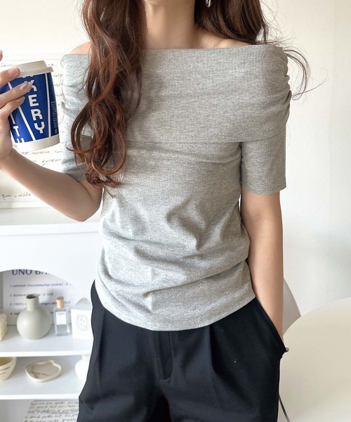 セール】視線を奪う、美デコルテ。華奢見えを叶える、絶妙