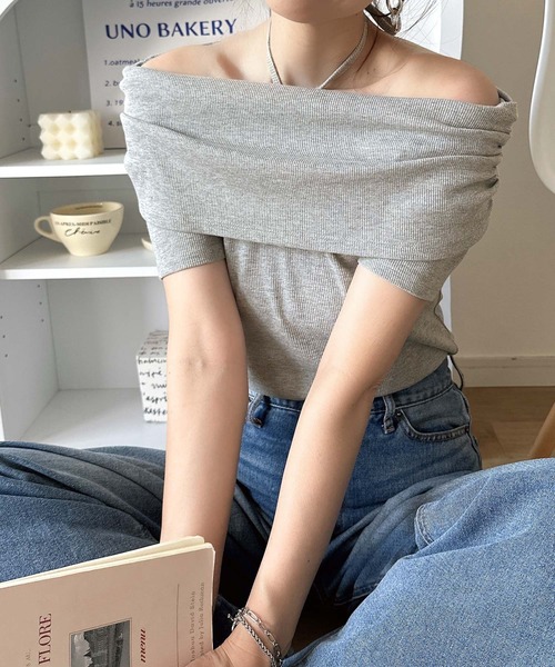 セール】視線を奪う、美デコルテ。華奢見えを叶える、絶妙