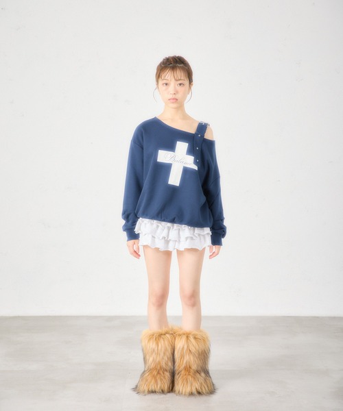 FCMM(エフシーエムエム)の「【日本限定】OFF SHOURDER BELT CREWNECK/オフショルダーベルトクルーネック(スウェット・レディース・ブラウン/グレー/チャコール/ネイビー・SMALL/MEDIUM)」の21枚目の写真