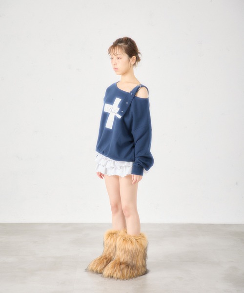FCMM(エフシーエムエム)の「【日本限定】OFF SHOURDER BELT CREWNECK/オフショルダーベルトクルーネック(スウェット・レディース・ブラウン/グレー/チャコール/ネイビー・SMALL/MEDIUM)」の22枚目の写真