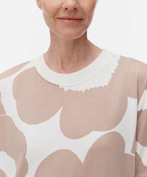 marimekko(マリメッコ)の「Pahlo Unikko / dress(ワンピース・レディース・ベージュ/グリーン・LARGE/MEDIUM/SMALL/X-SMALL)」の5枚目の写真