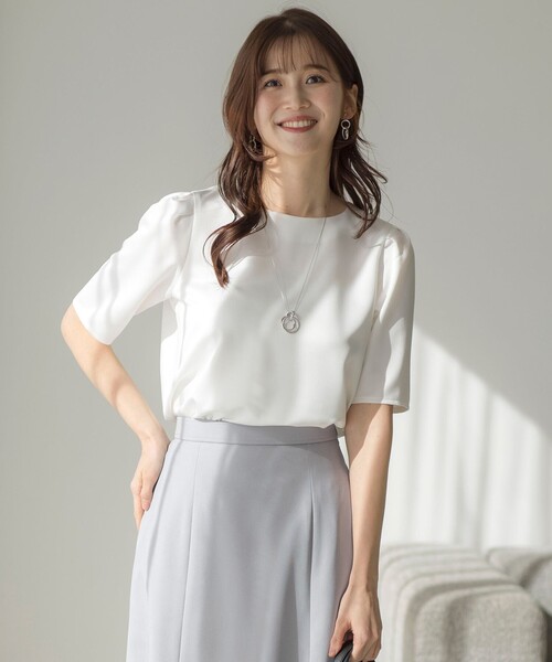 ANY SIS(エニィスィス)の「【洗える】サテン プルオーバー(Tシャツ/カットソー・レディース・ホワイト系/ライトグレー系/ネイビー系・4)」の1枚目の写真