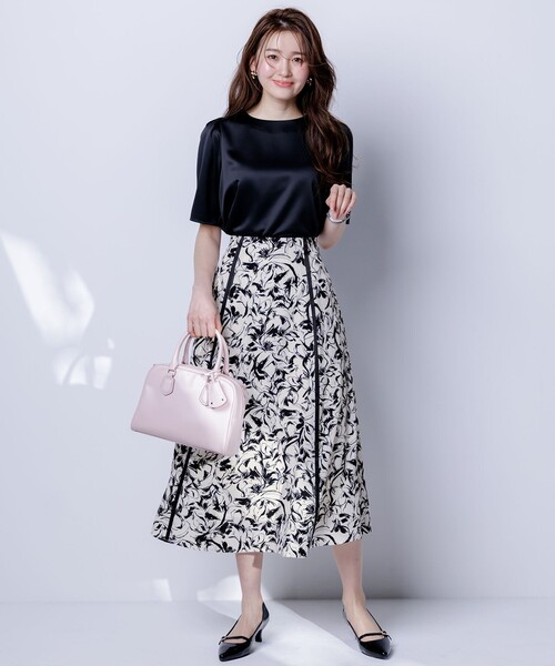 ANY SIS(エニィスィス)の「【洗える】サテン プルオーバー(Tシャツ/カットソー・レディース・ホワイト系/ライトグレー系/ネイビー系・4)」の8枚目の写真